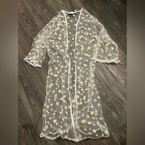 David and Young Sheer Kimono with Daisy Pattern